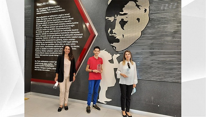 Tübitak Bölge Sergisine Seçilen Öğrencimiz ve Öğretmenine Plaket Takdimi Yapıldı