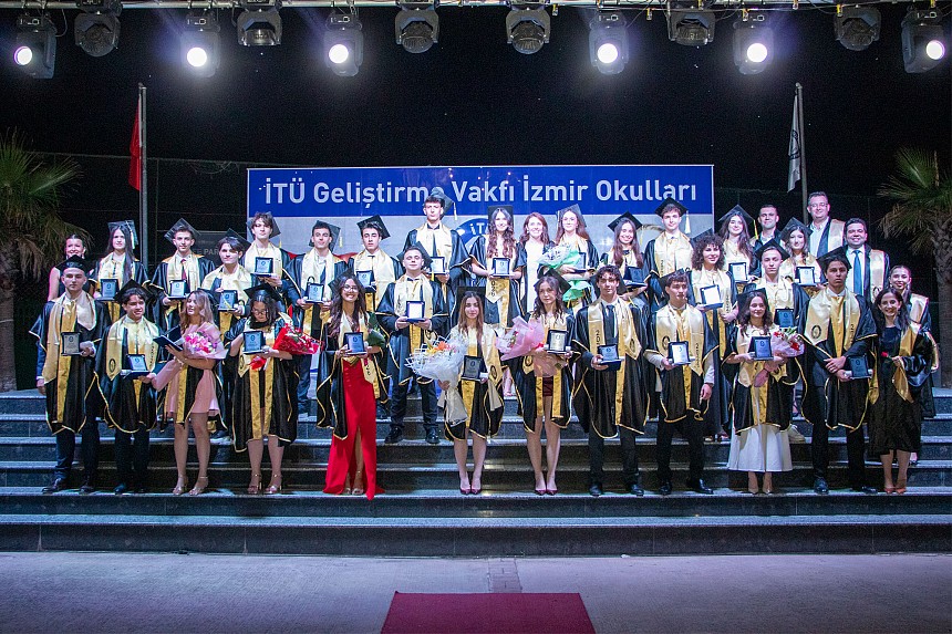2026 Mezunlarımızı Üniversiteye Gururla Uğurladık