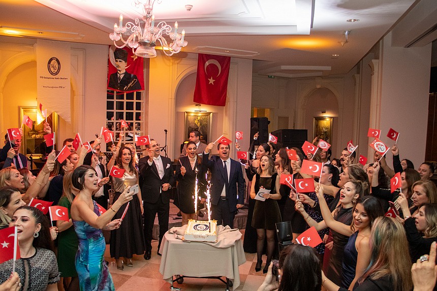 Öğretmenler Günü Balomuzu Coşkuyla Kutladık