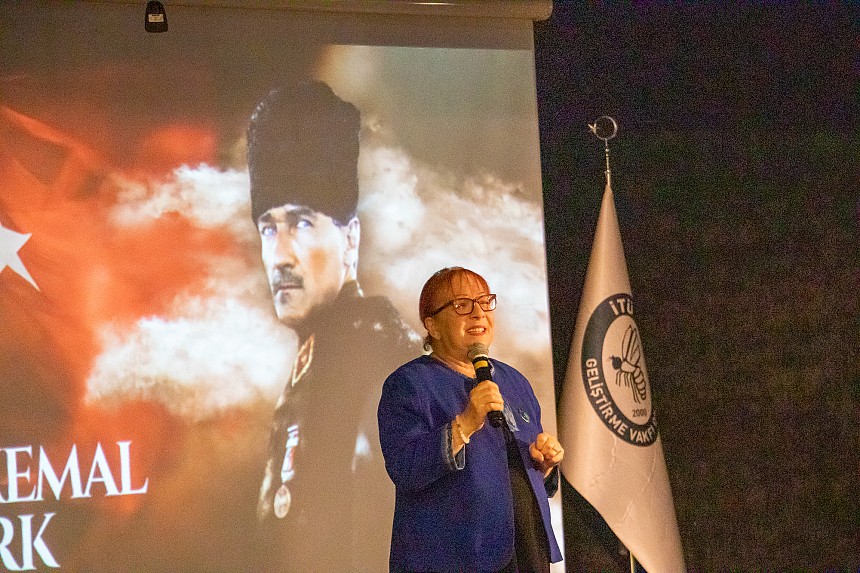 Öğrencilerimiz Yazar İlknur Güntürkün Kalıpçı ile Bir Araya Geldi