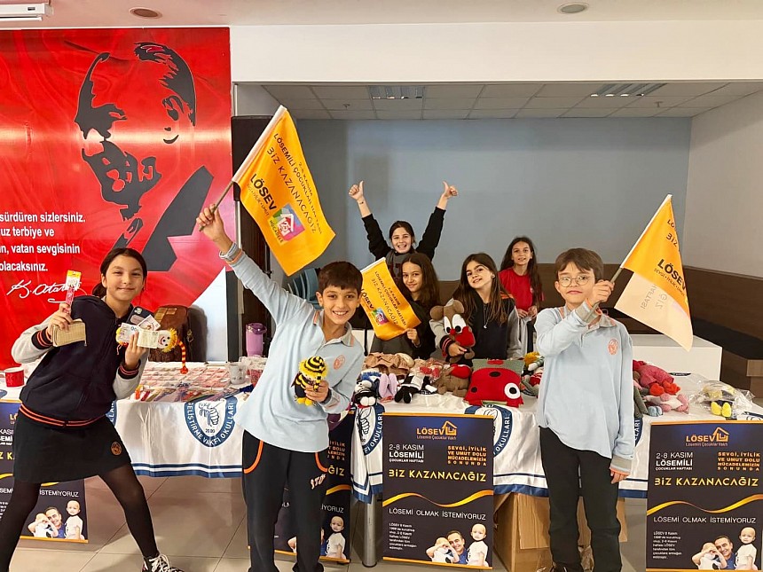 Ortaokul Öğrencilerimiz LÖSEV Yararına Kermes Düzenledi