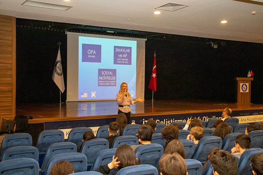 Yurt Dışı Üniversite Kariyer Planlama Çalışmalarımıza Yönelik Seminerlerimizi Tamamladık